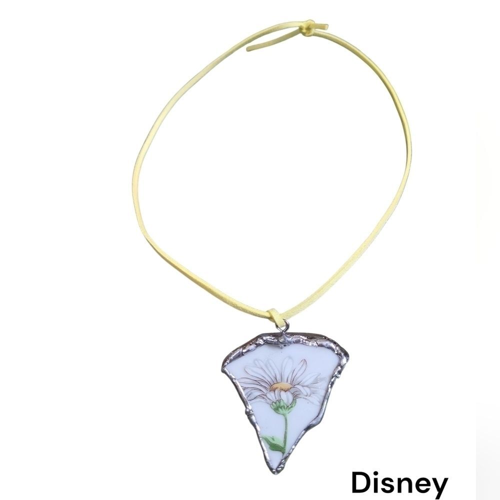 Disney Daisy Flower Broken China Pendant Necklace Yellow Faux Leather Cord